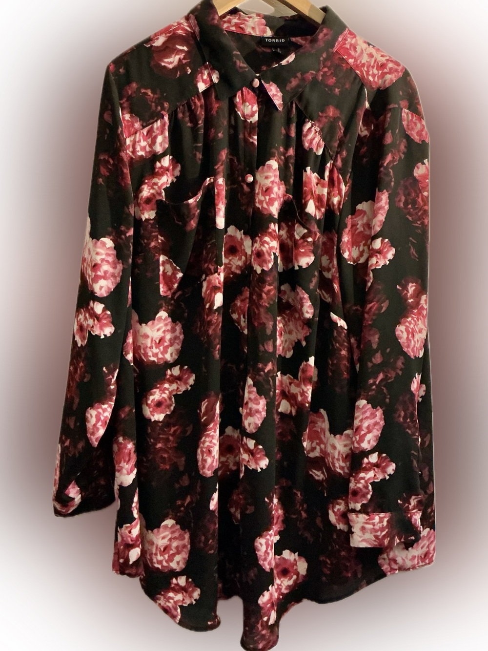 Torrid Size 3 Floral Button Front Tunic Blouse Black Pink Plus Size